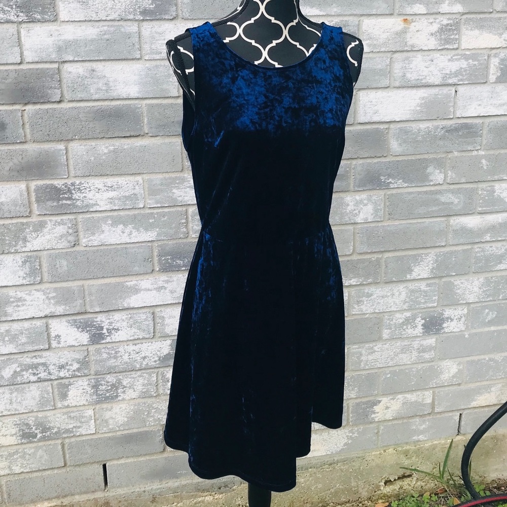 H&M DIVIDED BLUE VELVET SKATER DRESS